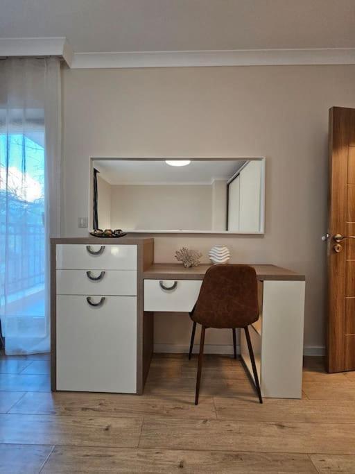 Serenity In The Heart Of Varna With Parking Exterior foto