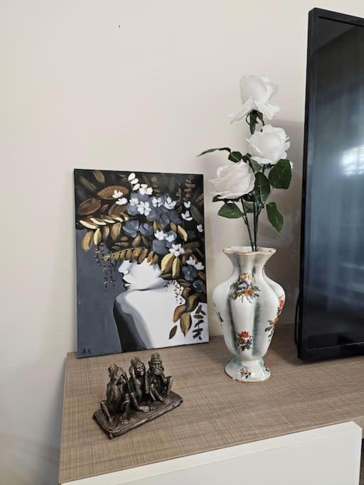 Serenity In The Heart Of Varna With Parking Exterior foto