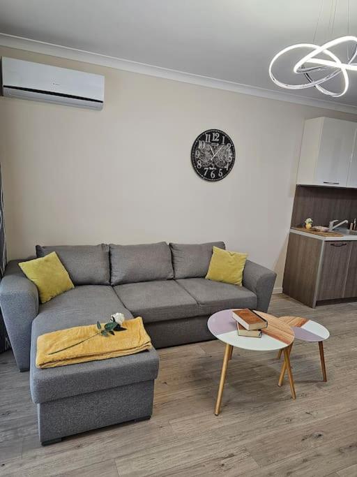 Serenity In The Heart Of Varna With Parking Exterior foto
