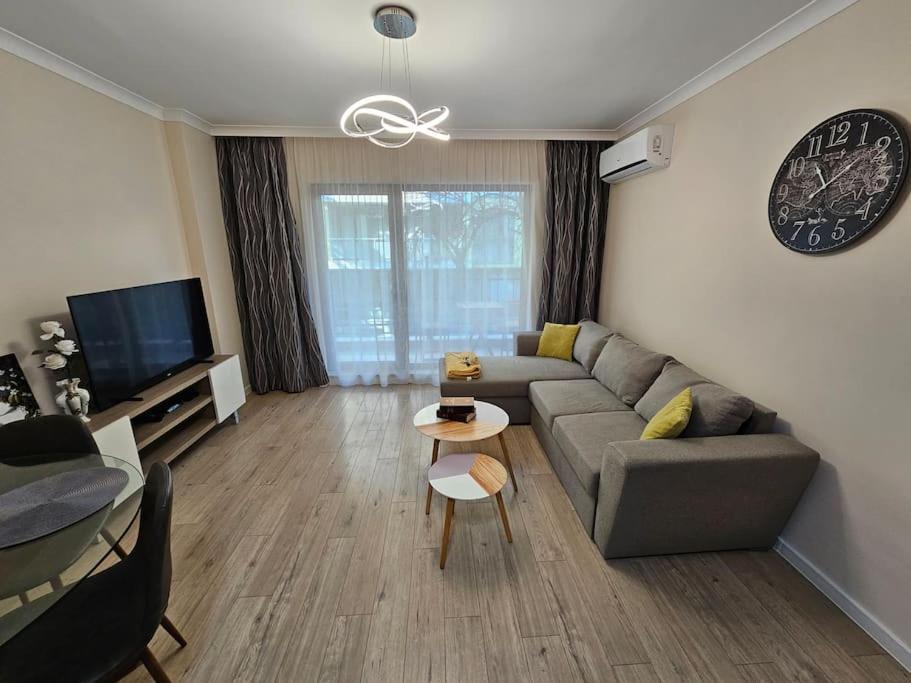 Serenity In The Heart Of Varna With Parking Exterior foto