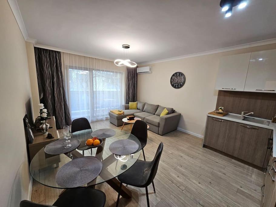 Serenity In The Heart Of Varna With Parking Exterior foto